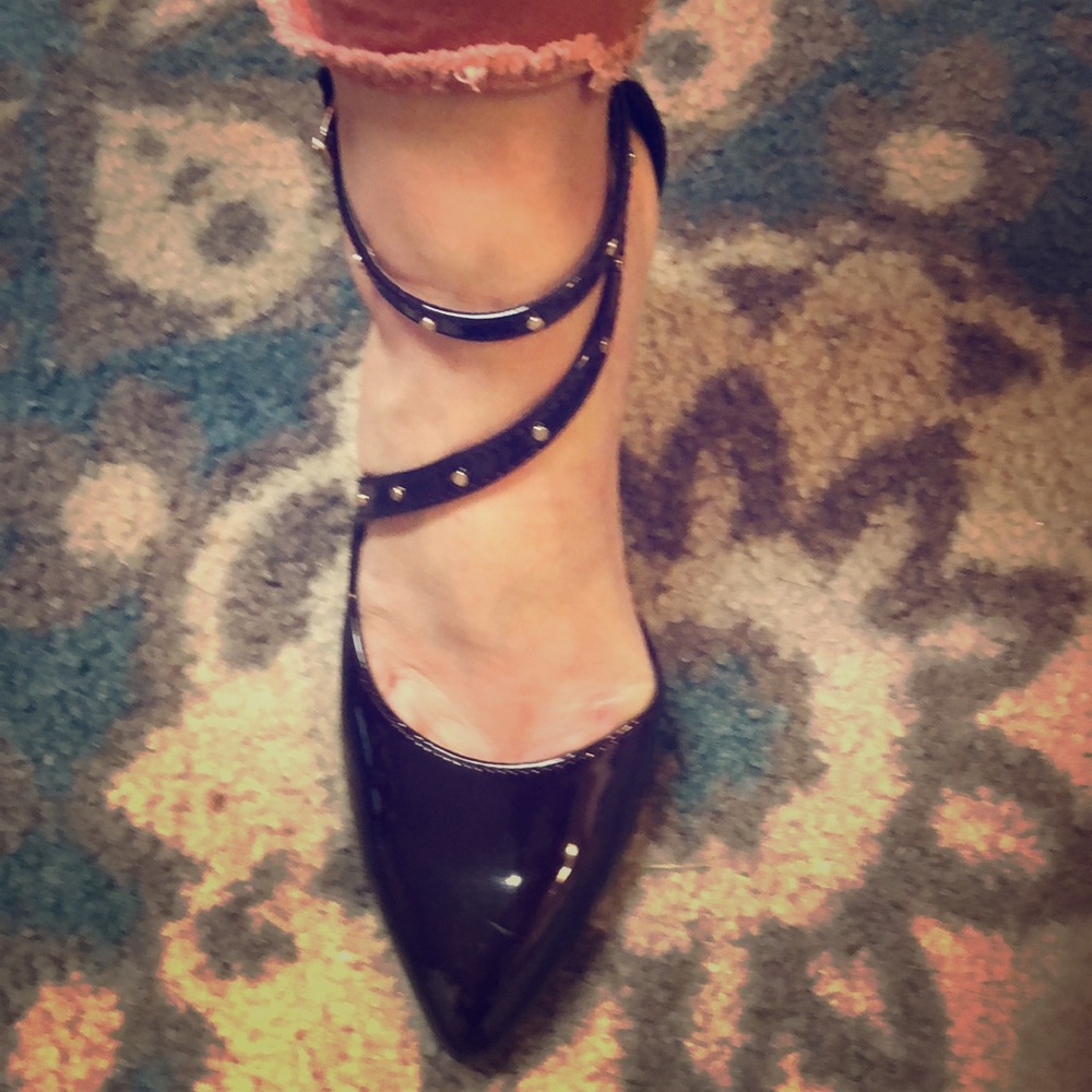 👠 Beautiful Maroon  heals with memory foam 👠
